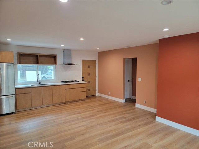 Detail Gallery Image 7 of 15 For 18725 Bassett St, Reseda,  CA 91335 - 2 Beds | 2 Baths