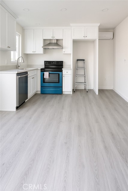 545 B S Grove Avenue, Anaheim CA: https://media.crmls.org/medias/c3eb62f9-5176-4501-bb50-6ac39fdd9b77.jpg