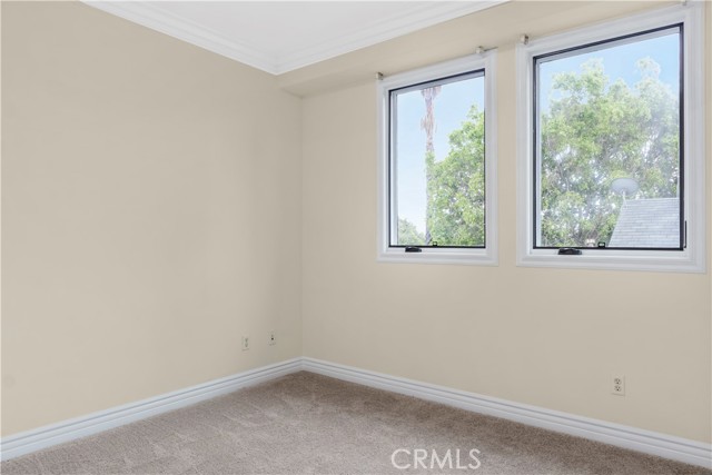 66 N Allen Avenue, Pasadena CA: https://media.crmls.org/medias/c3ebae15-0c4d-4b76-933e-1655569dc98c.jpg