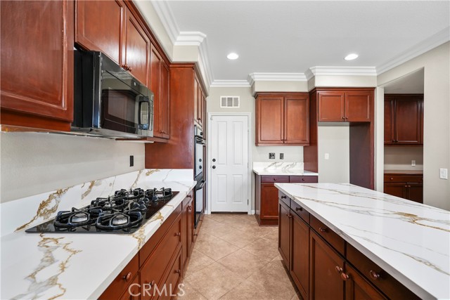 Detail Gallery Image 19 of 73 For 27368 Pumpkin St, Murrieta,  CA 92562 - 5 Beds | 3 Baths