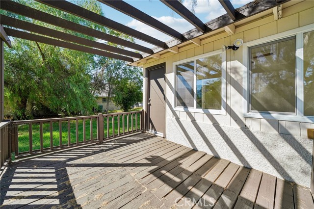 182 N 4 Street, Banning CA: https://media.crmls.org/medias/c3ec2a8d-9e37-4d04-b8a2-65ef2b501373.jpg