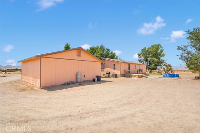 Detail Gallery Image 11 of 37 For 11025 Locust Ave, Lucerne Valley,  CA 92356 - 3 Beds | 2 Baths
