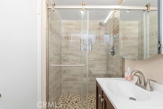 7839 Los Arboles Place, Riverside CA: https://media.crmls.org/medias/c3ece5e6-0dbf-4f05-9818-ad15e5a5e024.jpg