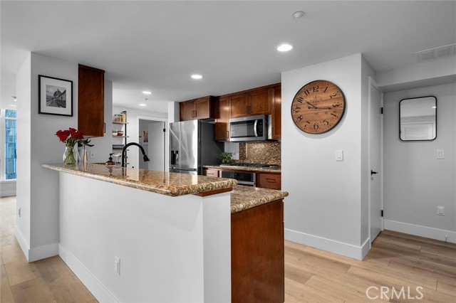 400 W Ocean Boulevard, Long Beach CA: https://media.crmls.org/medias/c3ee433c-cbfb-483b-a3a4-5b5b084de499.jpg