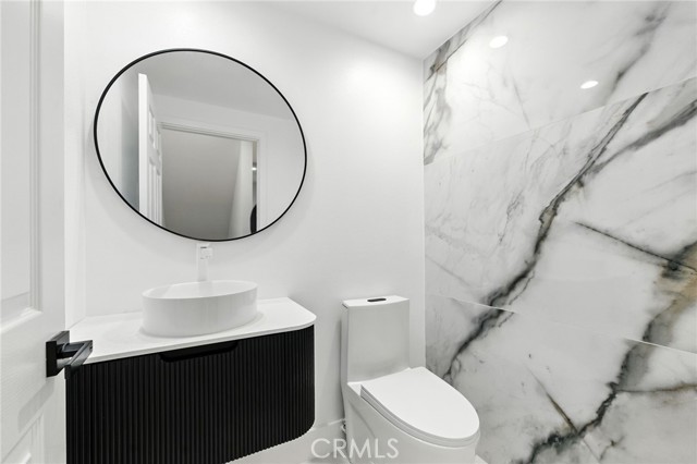 21720 Hart Street, Canoga Park CA: https://media.crmls.org/medias/c3efab1f-5a81-48d4-8870-ab11a700be46.jpg