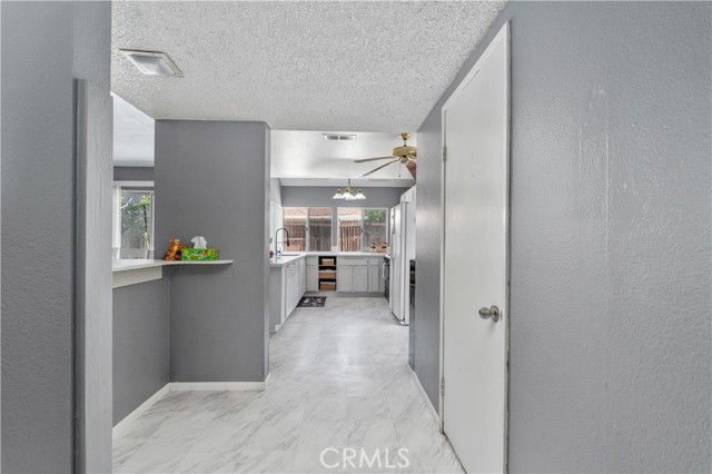 144 Elmtree Drive, Perris CA: https://media.crmls.org/medias/c3eff565-5f3b-4a08-8859-46c76985b6dd.jpg