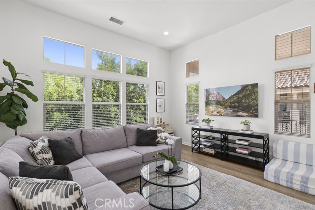 Detail Gallery Image 3 of 24 For 38 Nature, Irvine,  CA 92620 - 2 Beds | 2 Baths