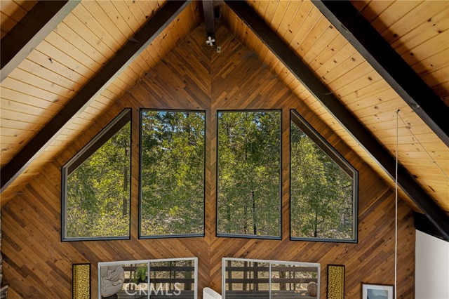28645 Shenandoah Drive, Lake Arrowhead CA: https://media.crmls.org/medias/c3f0c071-f7b6-4b2f-92db-f27222126b5f.jpg