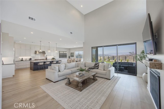 27751 Reel Lane, Stevenson Ranch CA: https://media.crmls.org/medias/c3f0c867-1ec5-4c09-837b-7a877819ee5f.jpg