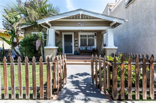 714 Gladys Ave, Long Beach, CA 90804