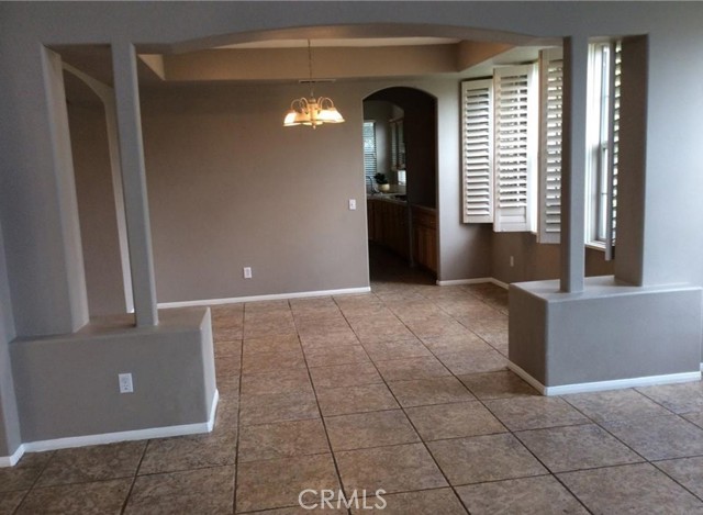 43 Valencia Lane, Redlands CA: https://media.crmls.org/medias/c3f2073d-a9b5-4608-9bcb-da2dc7858565.jpg