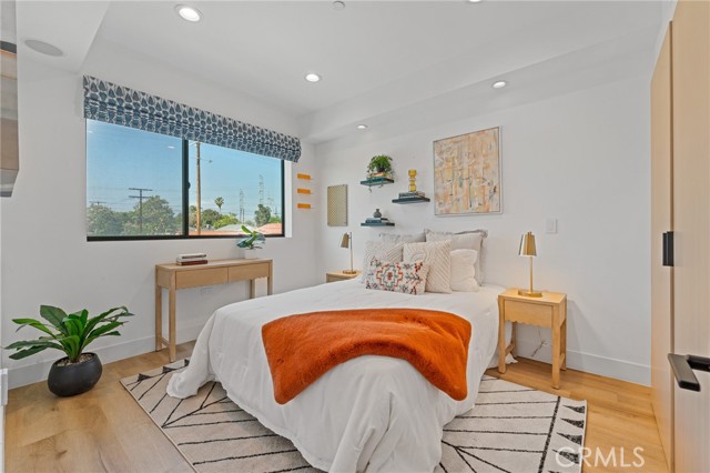Detail Gallery Image 20 of 27 For 11314 Victory Bld, North Hollywood,  CA 91606 - 3 Beds | 3/1 Baths