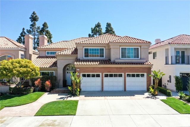 Detail Gallery Image 2 of 42 For 21192 Spurney Ln, Huntington Beach,  CA 92646 - 4 Beds | 4/1 Baths