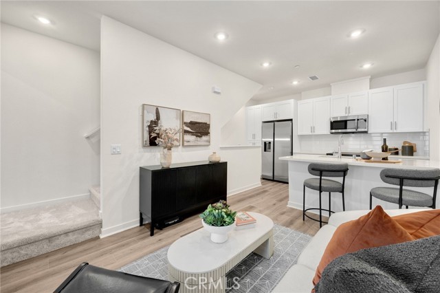 Detail Gallery Image 7 of 51 For 1954 Avenida Del Sol, Placentia,  CA 92870 - 1 Beds | 1/1 Baths