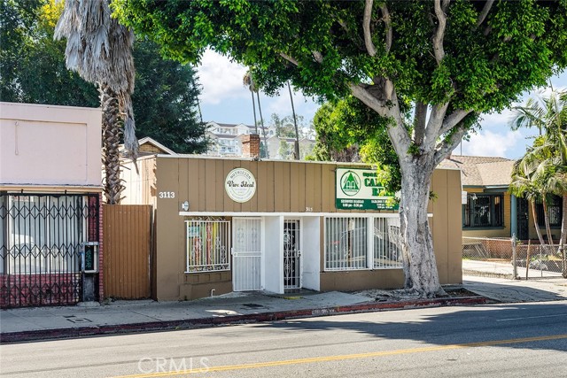 Detail Gallery Image 3 of 11 For 3113 N Eastern Ave, Los Angeles,  CA 90032 - 3 Beds | 1 Baths