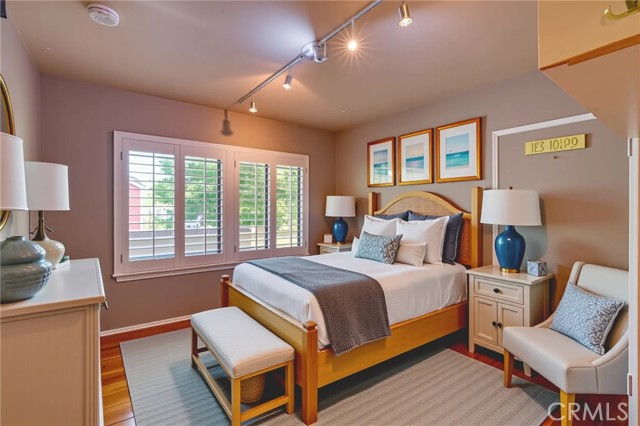 10049 Langdon, Mission Hills (San Fernando) CA: https://media.crmls.org/medias/c3f50b25-63a3-486f-a713-6fca8dba48a7.jpg