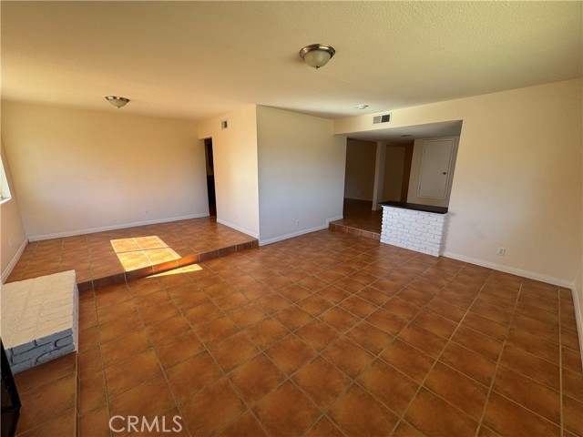 Detail Gallery Image 15 of 32 For 39643 Country Club Dr, Palmdale,  CA 93551 - 3 Beds | 2 Baths