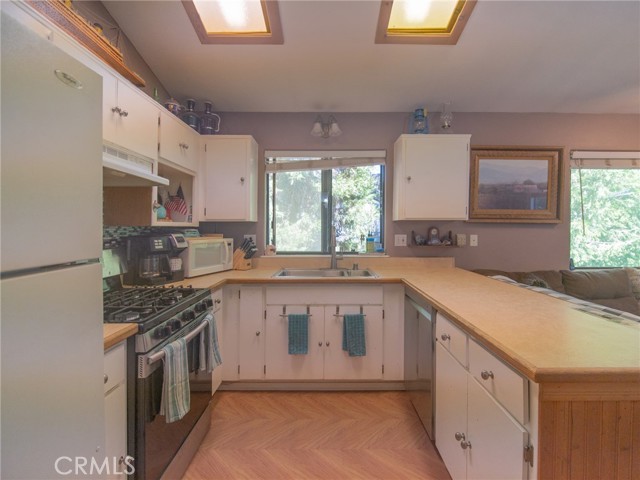 Detail Gallery Image 13 of 40 For 862 Strawberry Peak Rd, Twin Peaks,  CA 92391 - 2 Beds | 1/1 Baths