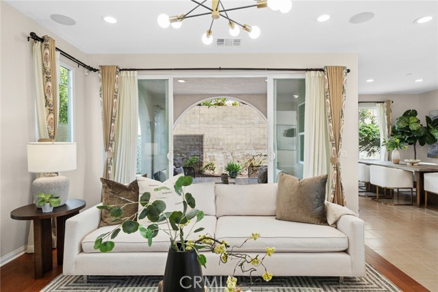 Detail Gallery Image 15 of 75 For 101 Newington, Irvine,  CA 92618 - 4 Beds | 3/1 Baths