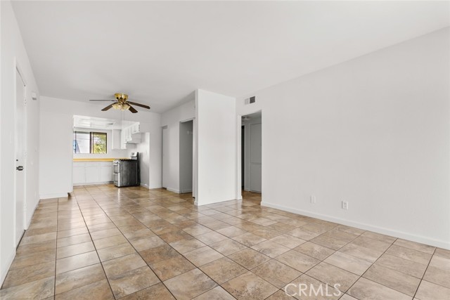 Detail Gallery Image 5 of 29 For 8801 Willis Ave #6,  Panorama City,  CA 91402 - 2 Beds | 1 Baths