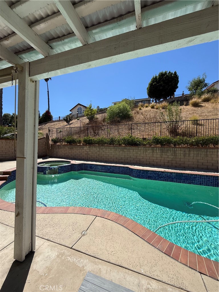 MLS #OC25221738 image #17