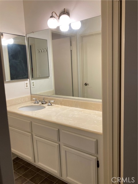 18427 Vincennes Street # 8, Northridge (los Angeles), California 91325, 2 Bedrooms Bedrooms, ,1 BathroomBathrooms,Residential,For Sale,18427 Vincennes Street # 8,CRSR24176757