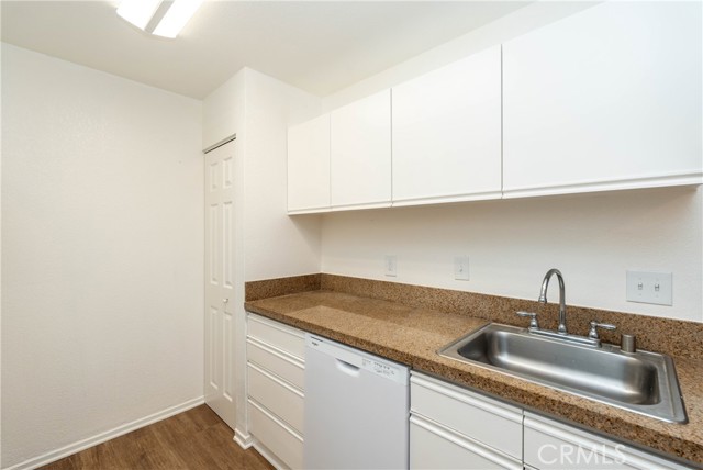 Detail Gallery Image 7 of 29 For 1265 Kendall Dr #713,  San Bernardino,  CA 92407 - 2 Beds | 1 Baths