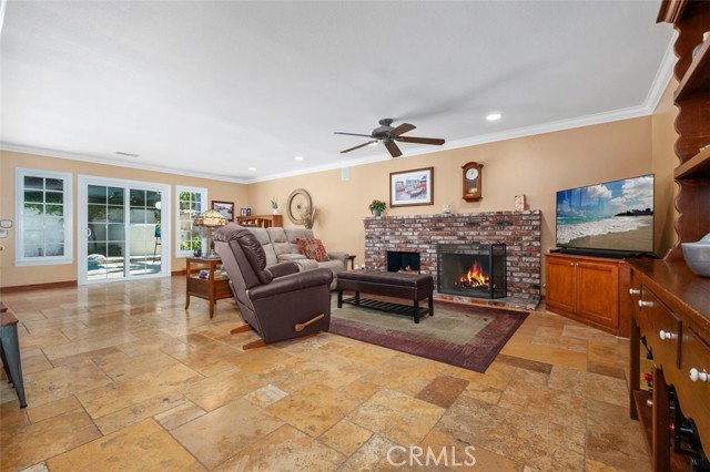 25572 Orchard Rim Ln, Lake Forest CA: https://media.crmls.org/medias/c3fa8bae-c676-45f6-aff3-0f1a4352a7c9.jpg