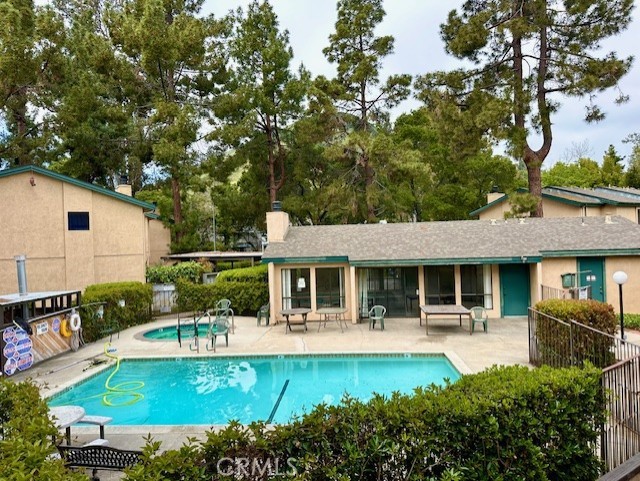 570 Peach Street, San Luis Obispo CA: https://media.crmls.org/medias/c3fab74a-69fe-441c-a51c-5da9f54ae083.jpg