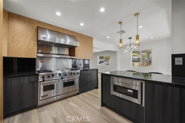 10341 Mcclemont Avenue, Tujunga CA: https://media.crmls.org/medias/c3faf258-e06e-463d-8d29-9b6f6e59369b.jpg