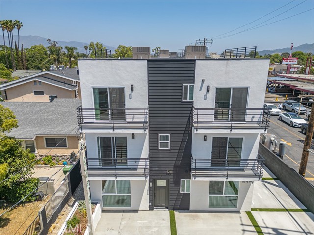 Detail Gallery Image 3 of 20 For 5216 Auckland Ave, North Hollywood,  CA 91601 - 4 Beds | 4/1 Baths