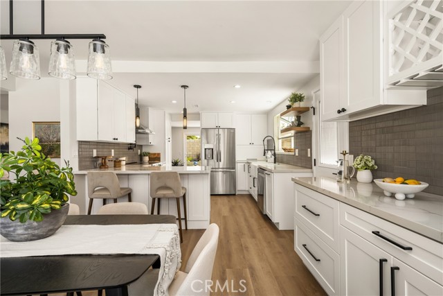 9802 Effingham Drive, Huntington Beach CA: https://media.crmls.org/medias/c3fc1fc1-144d-447b-b8df-c4ac63a14bd4.jpg