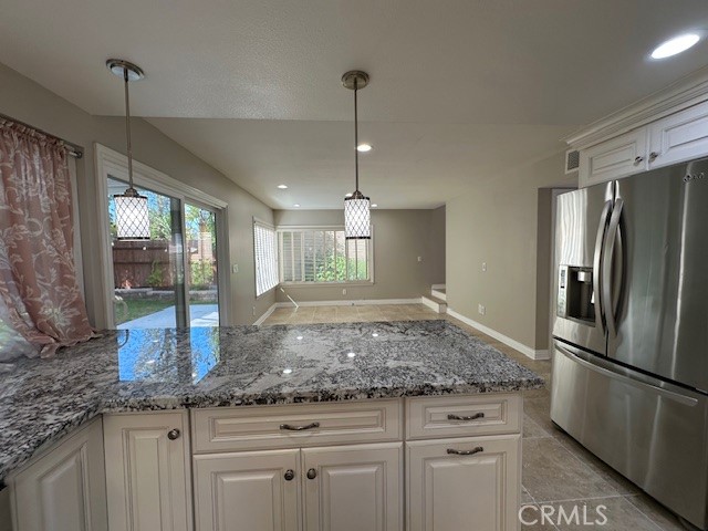 551 Martinique Place, Newbury Park CA: https://media.crmls.org/medias/c3fc9bfa-4b78-4a02-a5a0-2fa8694c4350.jpg