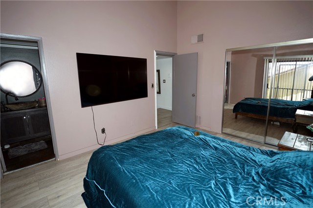 Detail Gallery Image 20 of 46 For 18954 Sherman Way #3,  Reseda,  CA 91335 - 2 Beds | 3 Baths