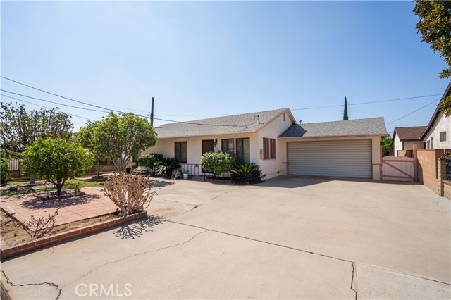 12879 Glenoaks Boulevard photo 1