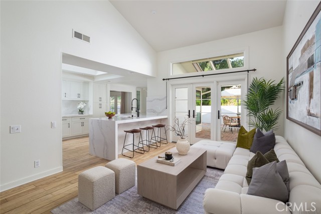 Detail Gallery Image 13 of 34 For 10 Maritime Dr, Corona Del Mar,  CA 92625 - 3 Beds | 2 Baths