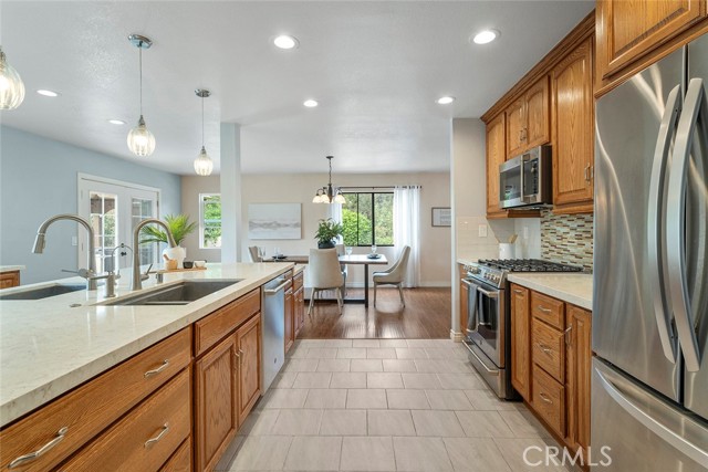 Detail Gallery Image 9 of 37 For 1330 via Christina, Vista,  CA 92084 - 3 Beds | 2 Baths