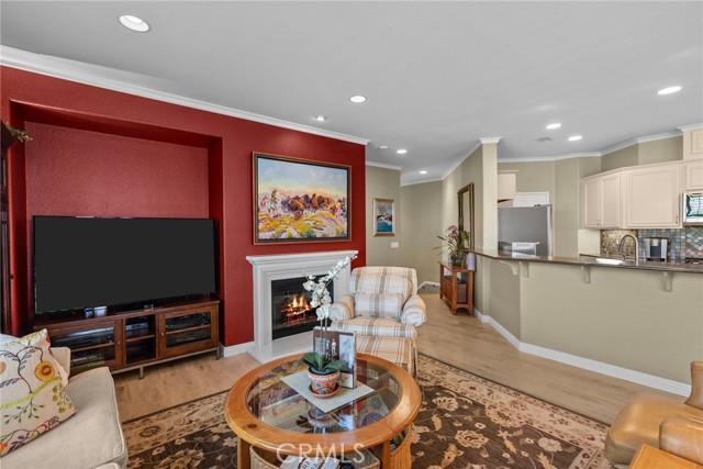 Detail Gallery Image 9 of 32 For 24370 Cavalini Pl, Valencia,  CA 91355 - 2 Beds | 2 Baths