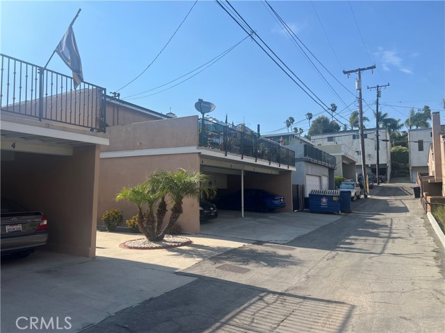 Image 4 of 13 For 218 Lomita  