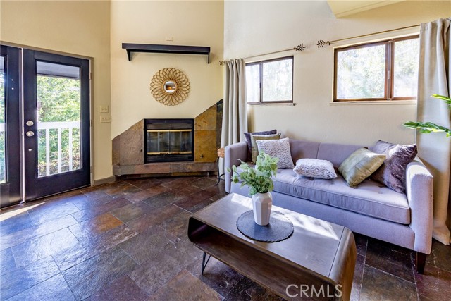 Detail Gallery Image 10 of 45 For 1935 Spencer St, Cambria,  CA 93428 - 2 Beds | 2 Baths