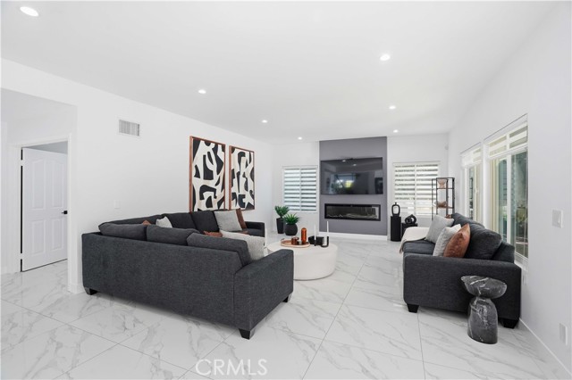 Detail Gallery Image 18 of 56 For 7600 Southby, West Hills,  CA 91304 - 5 Beds | 5 Baths