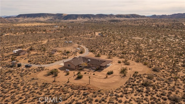 Detail Gallery Image 4 of 46 For 2310 Cottontail Rd, Pioneertown,  CA 92268 - 3 Beds | 3 Baths