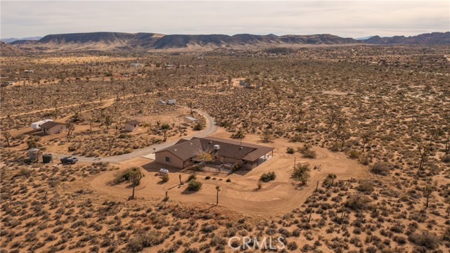 Detail Gallery Image 5 of 47 For 2310 Cottontail Rd, Pioneertown,  CA 92268 - 3 Beds | 3 Baths