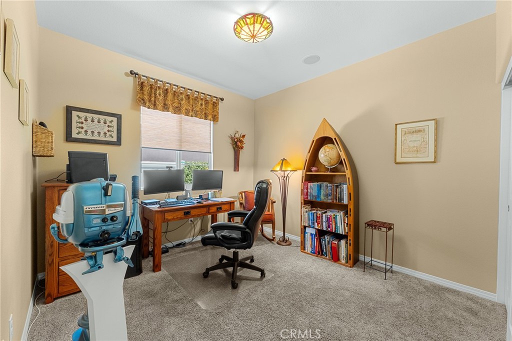 https://media.crmls.org/medias/c401b4bd-e155-46c3-a2f4-33953db96d6e.jpg?preset=X-Large
