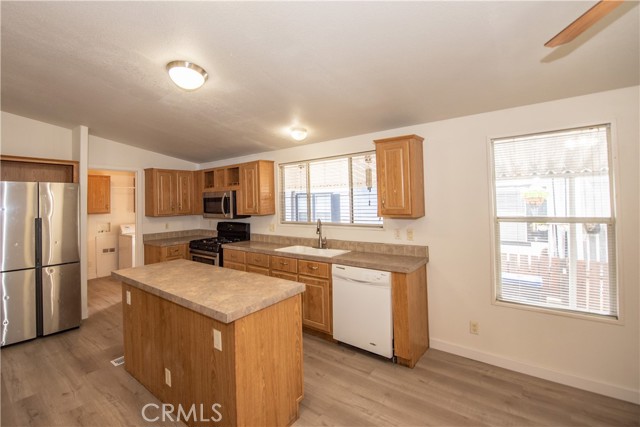 Detail Gallery Image 9 of 47 For 25350 Santiago #153,  Moreno Valley,  CA 92551 - 4 Beds | 3 Baths