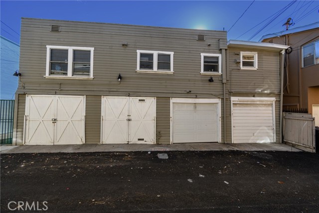 1517 E 1st Street, Long Beach CA: https://media.crmls.org/medias/c402631d-042f-4230-bf4b-78b85c36e8a8.jpg