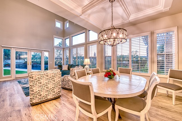 5 Kennedy Court, Coto de Caza CA: https://media.crmls.org/medias/c4038765-ba36-40f7-affb-8cbc6efb5ee1.jpg