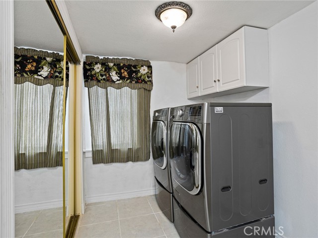 5815 Irving Avenue, La Crescenta CA: https://media.crmls.org/medias/c4043fd9-94e9-4237-ae27-b175635141cb.jpg