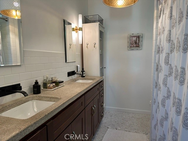 Detail Gallery Image 12 of 17 For 8218 Handley Ave, Los Angeles,  CA 90045 - 3 Beds | 2 Baths