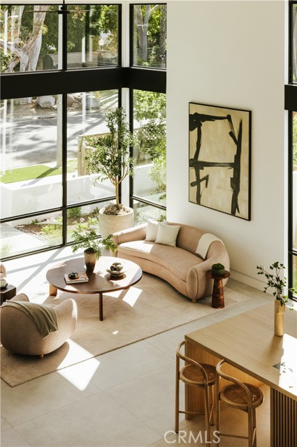 Detail Gallery Image 11 of 24 For 2321 Mesa Dr, Newport Beach,  CA 92660 - 5 Beds | 4/1 Baths
